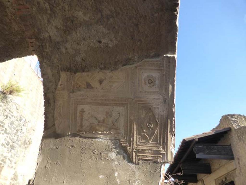 Herculaneum, September 2015. Vaulted ceiling of arch on east side.